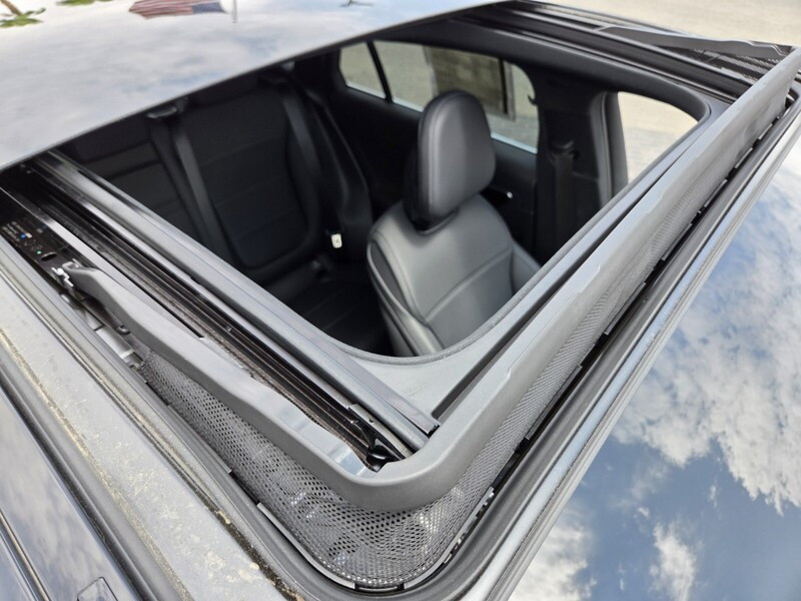 Certified 2025 Mercedes-Benz GLC 300 4MATIC image 22
