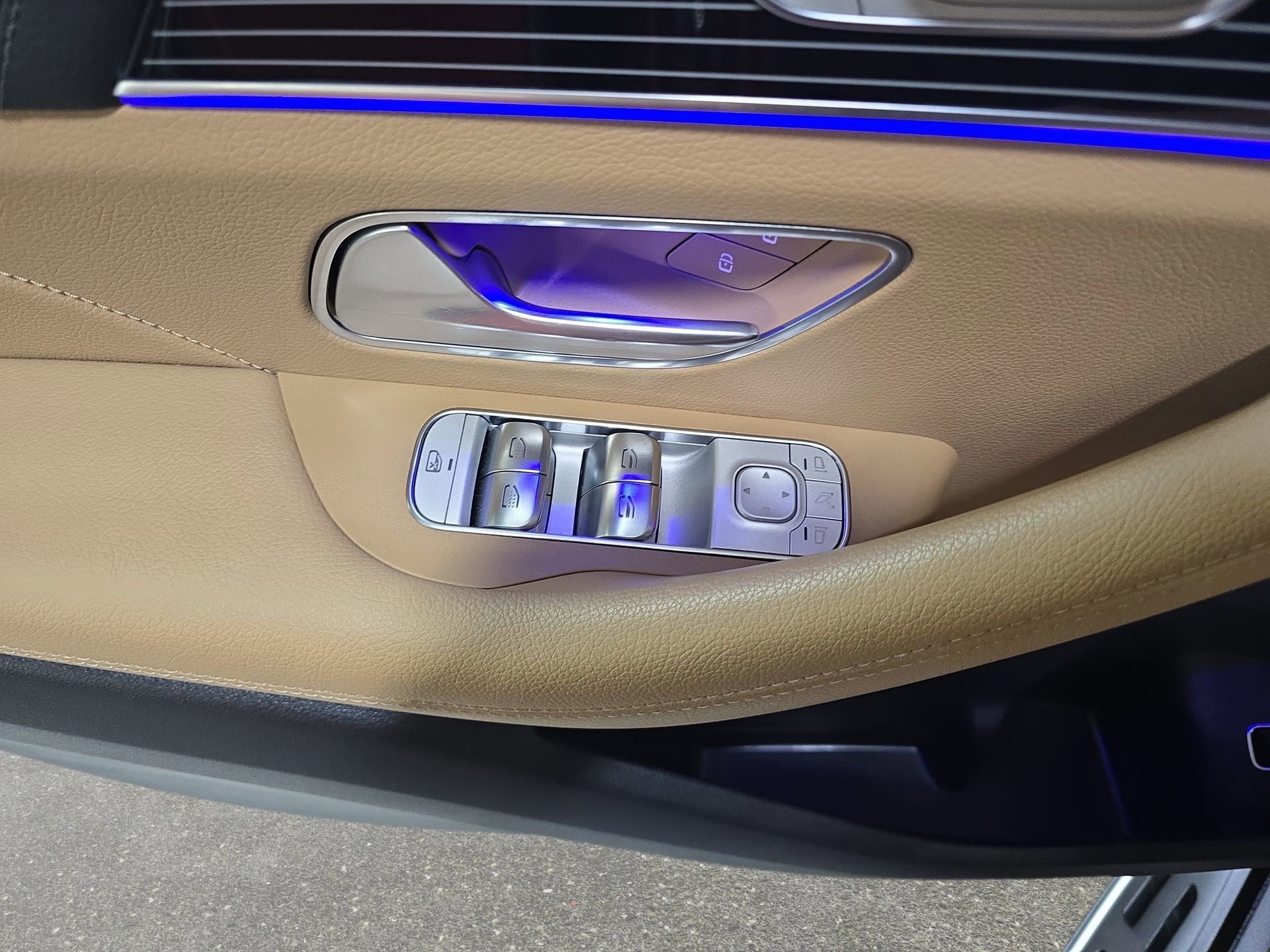 Certified 2025 Mercedes-Benz GLS 580 4MATIC image 27