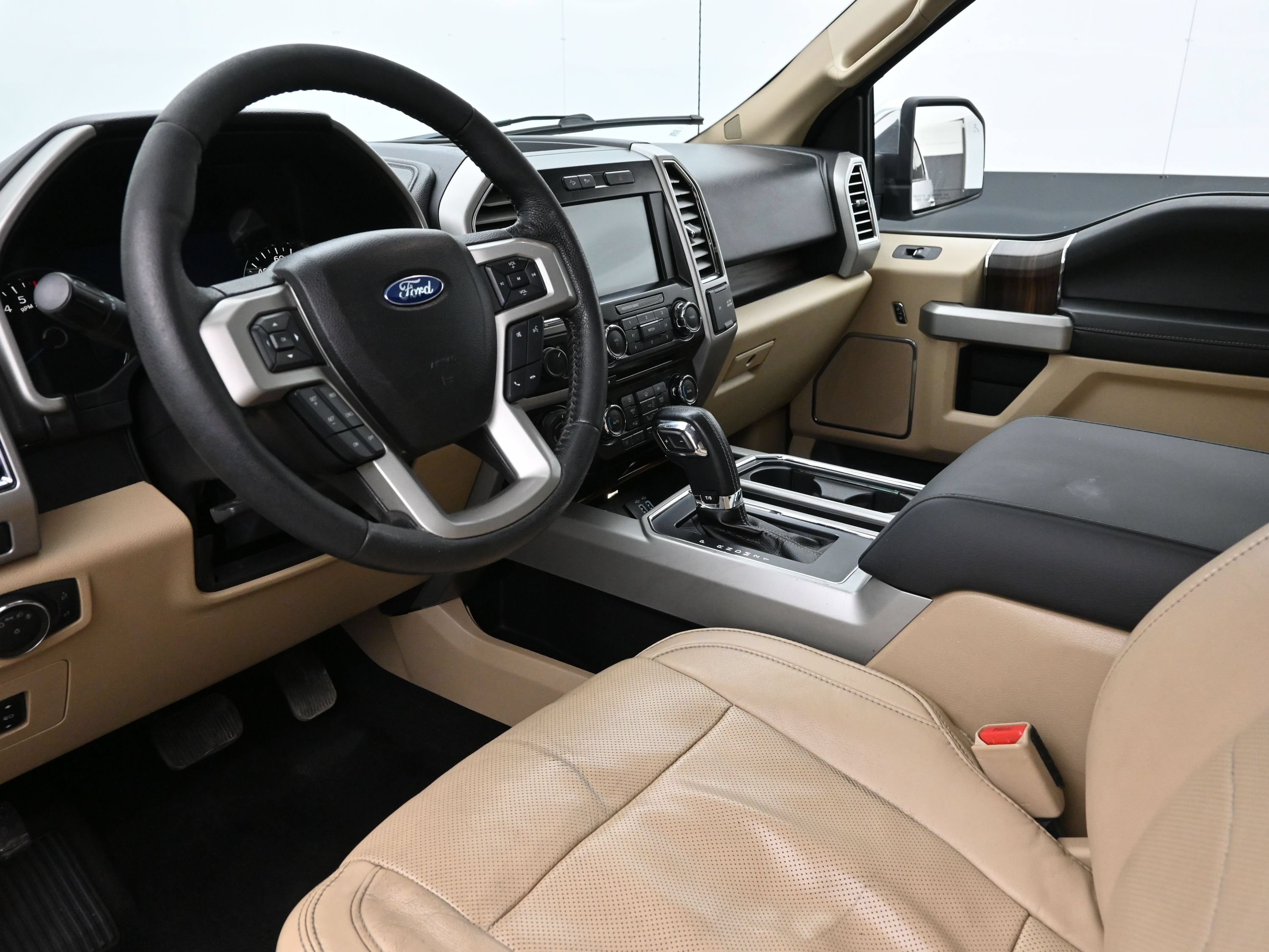Used 2016 Ford F150 Lariat AWD/4WD image 9