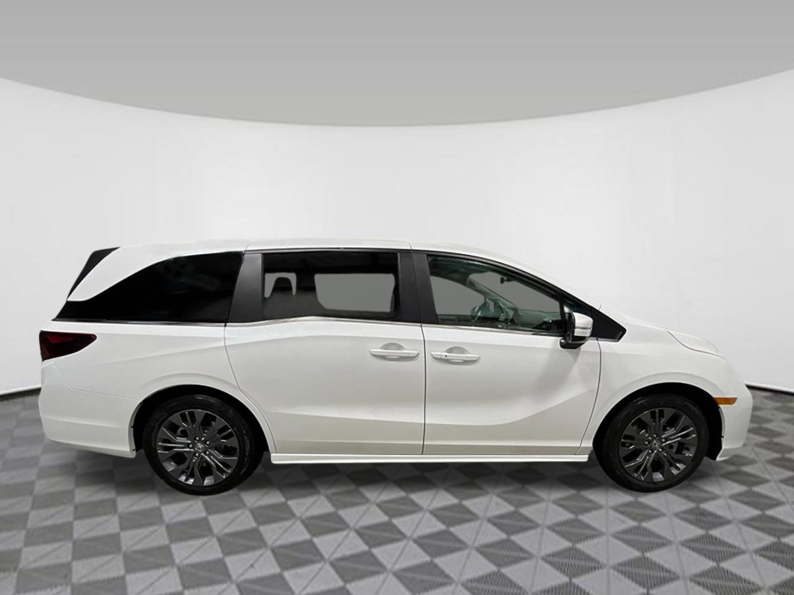 New 2026 Honda Odyssey Touring image 8