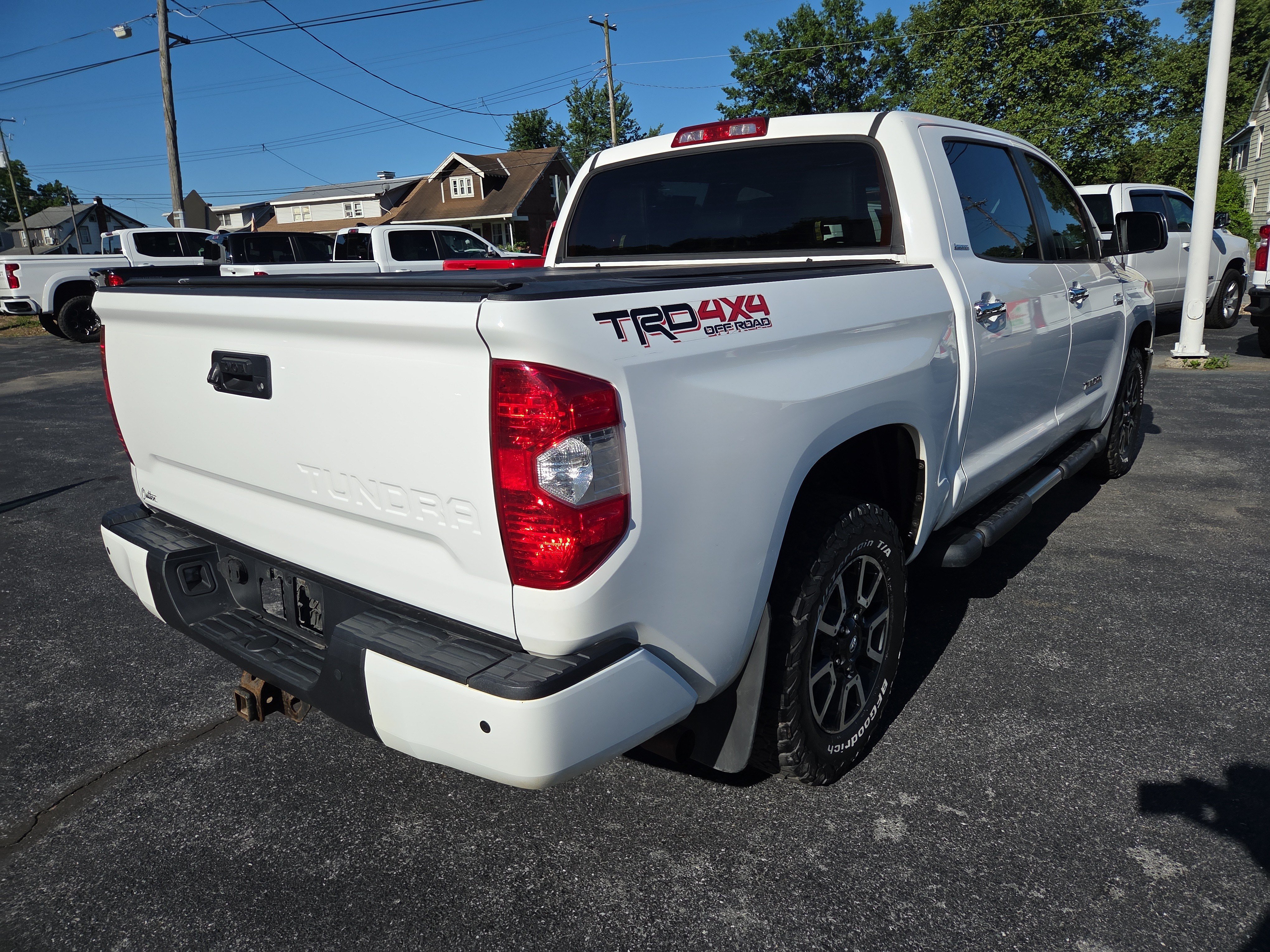 Used 2016 Toyota Tundra Limited w/ Limited Premium Package AWD/4WD image 4