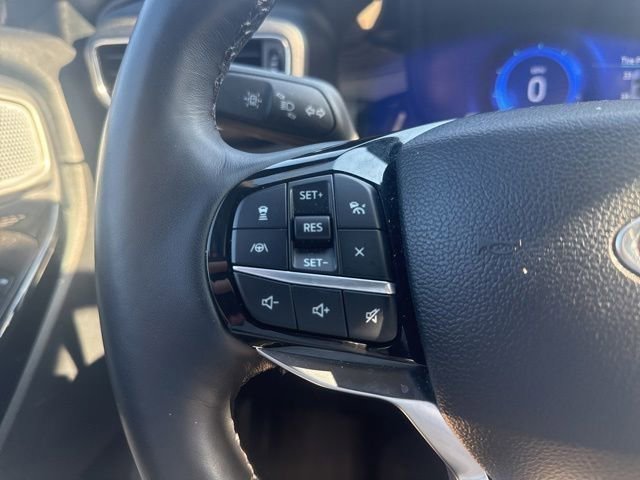 Used 2023 Ford Explorer Platinum w/ Technology Package AWD/4WD image 16