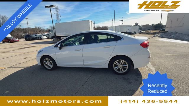 Used 2017 Chevrolet Cruze LT image 6