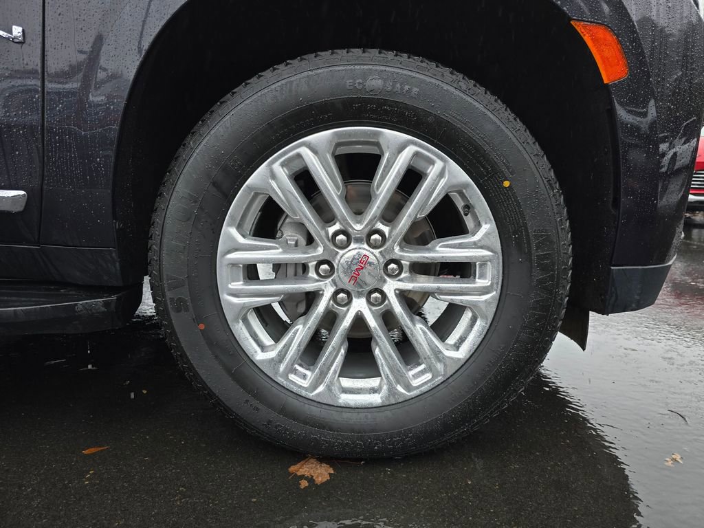 Used 2024 GMC Yukon SLT image 9