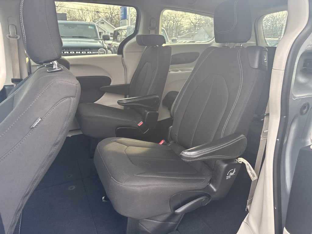 Used 2023 Chrysler Voyager LX FWD image 19