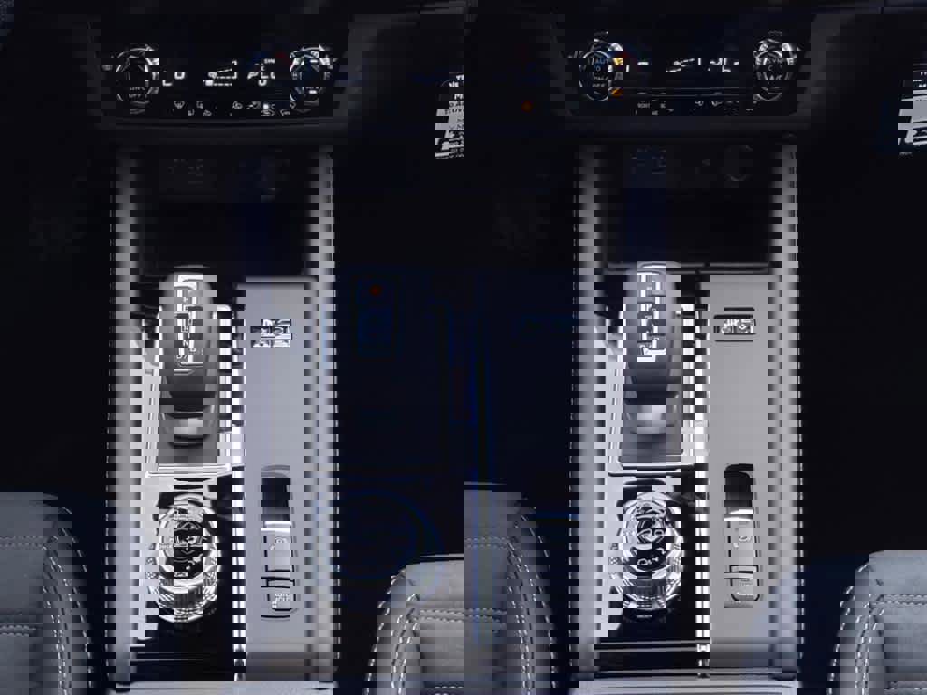 New 2025 Mitsubishi Outlander SE image 9