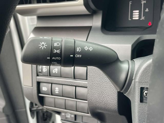 Used 2025 Toyota Tacoma SR5 AWD/4WD image 27