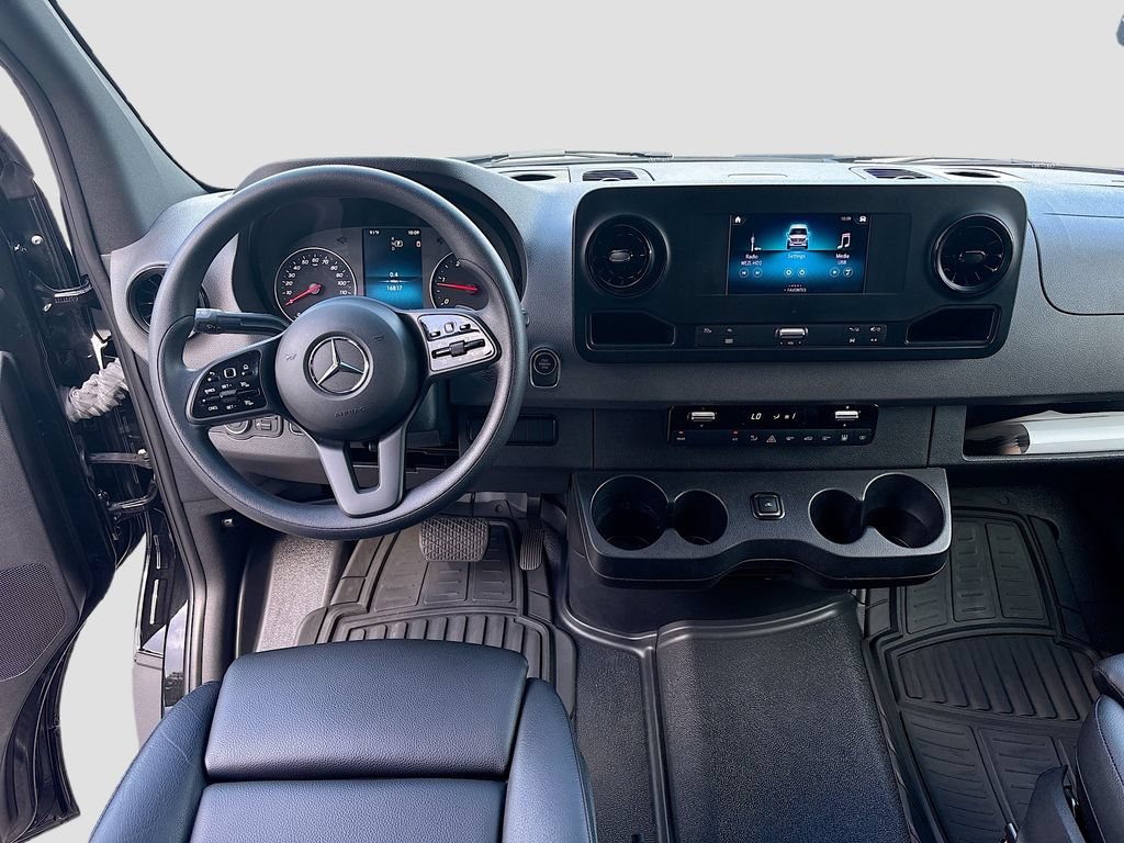 Used 2023 Mercedes-Benz Sprinter 3500 image 39