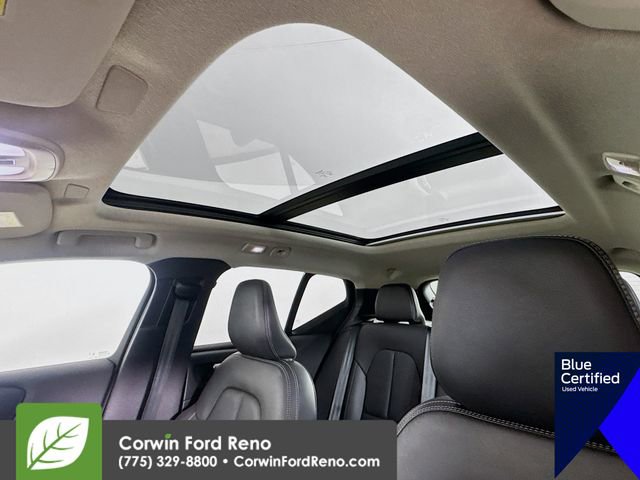 Used 2024 Volvo XC40 B5 Core image 25