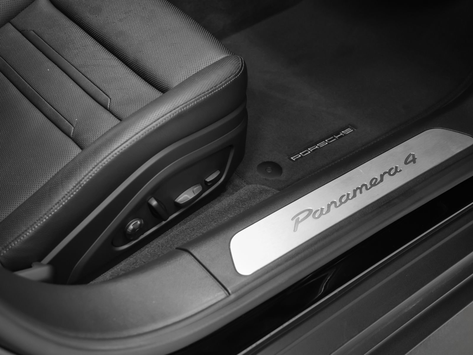 Certified 2023 Porsche Panamera AWD/4WD image 20