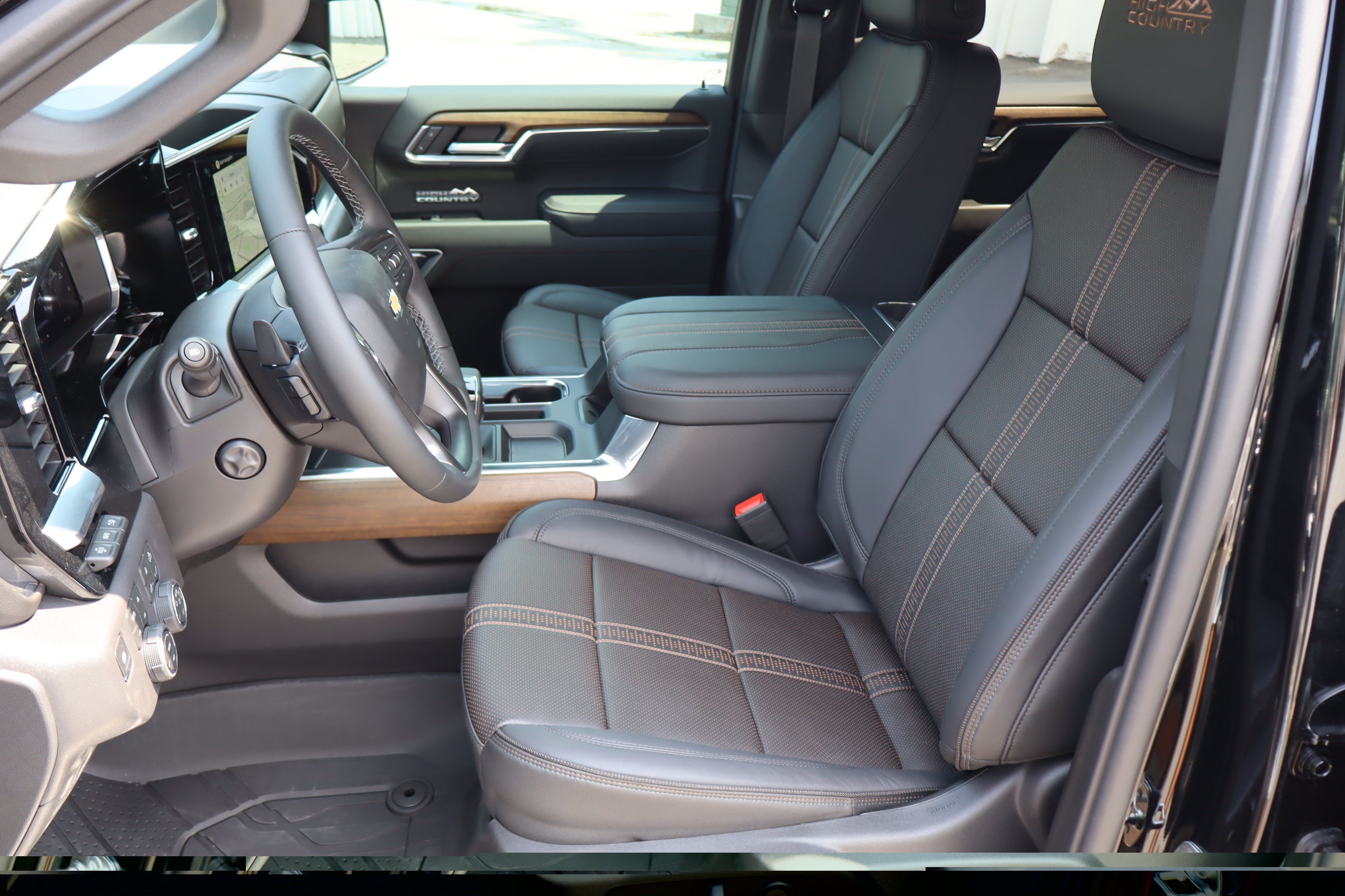 New 2026 Chevrolet Silverado 1500 High Country w/ High Country Premium Package AWD/4WD image 13