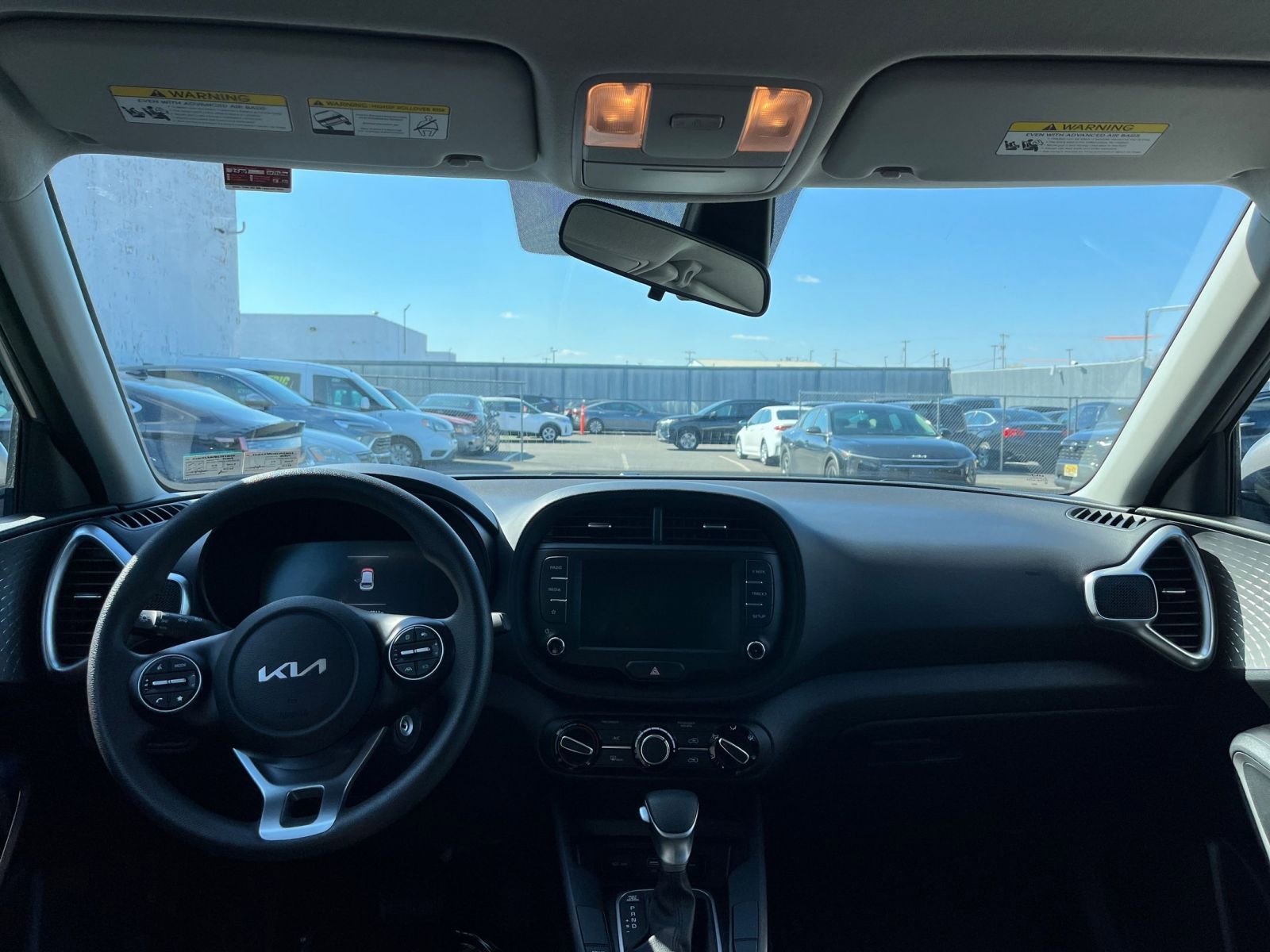 Used 2025 Kia Soul LX w/ LX Technology Package FWD image 31