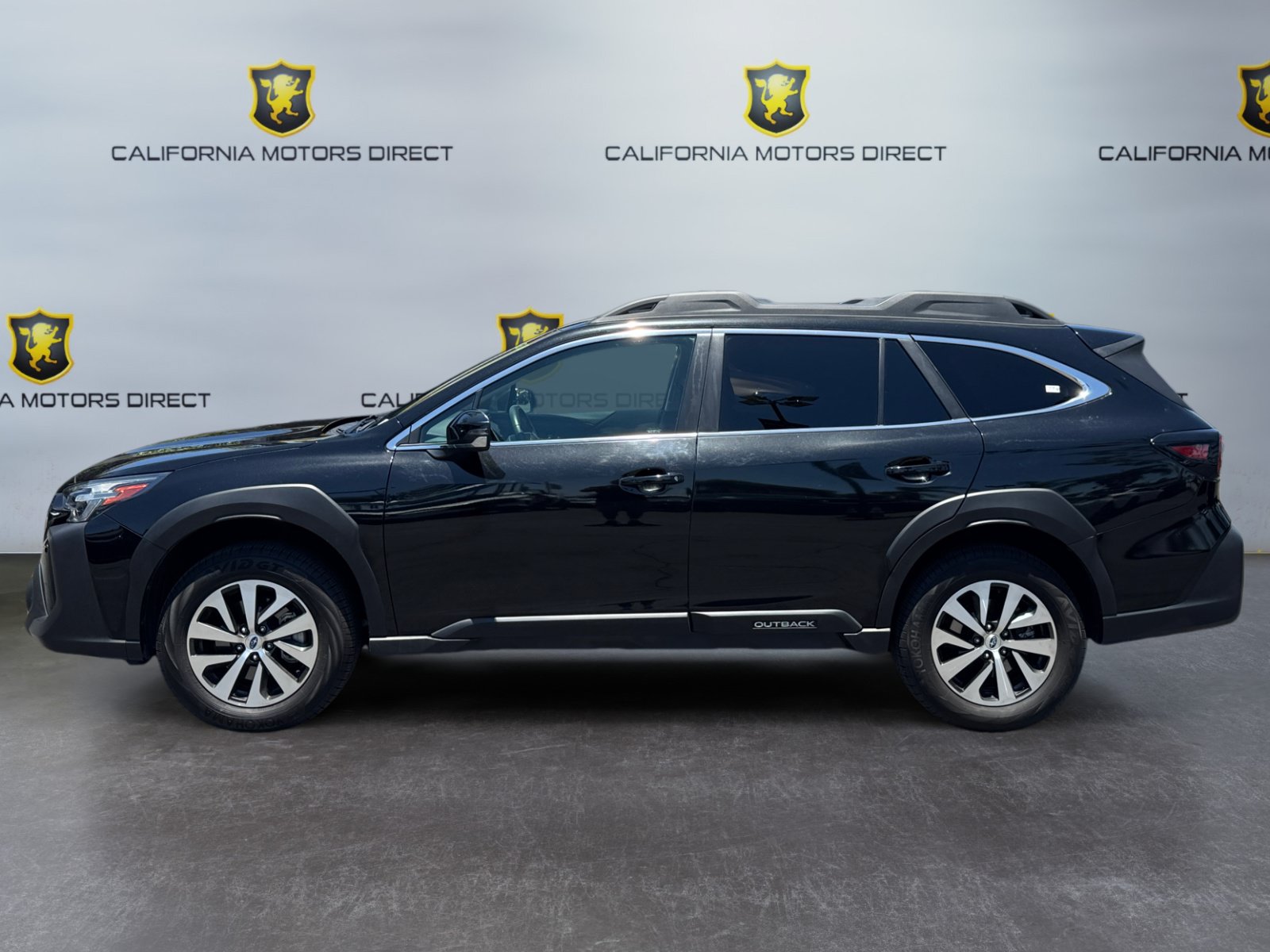 Used 2023 Subaru Outback Premium AWD/4WD image 2