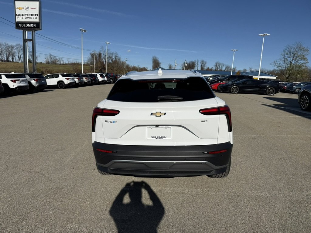 New 2026 Chevrolet Blazer EV LT image 4