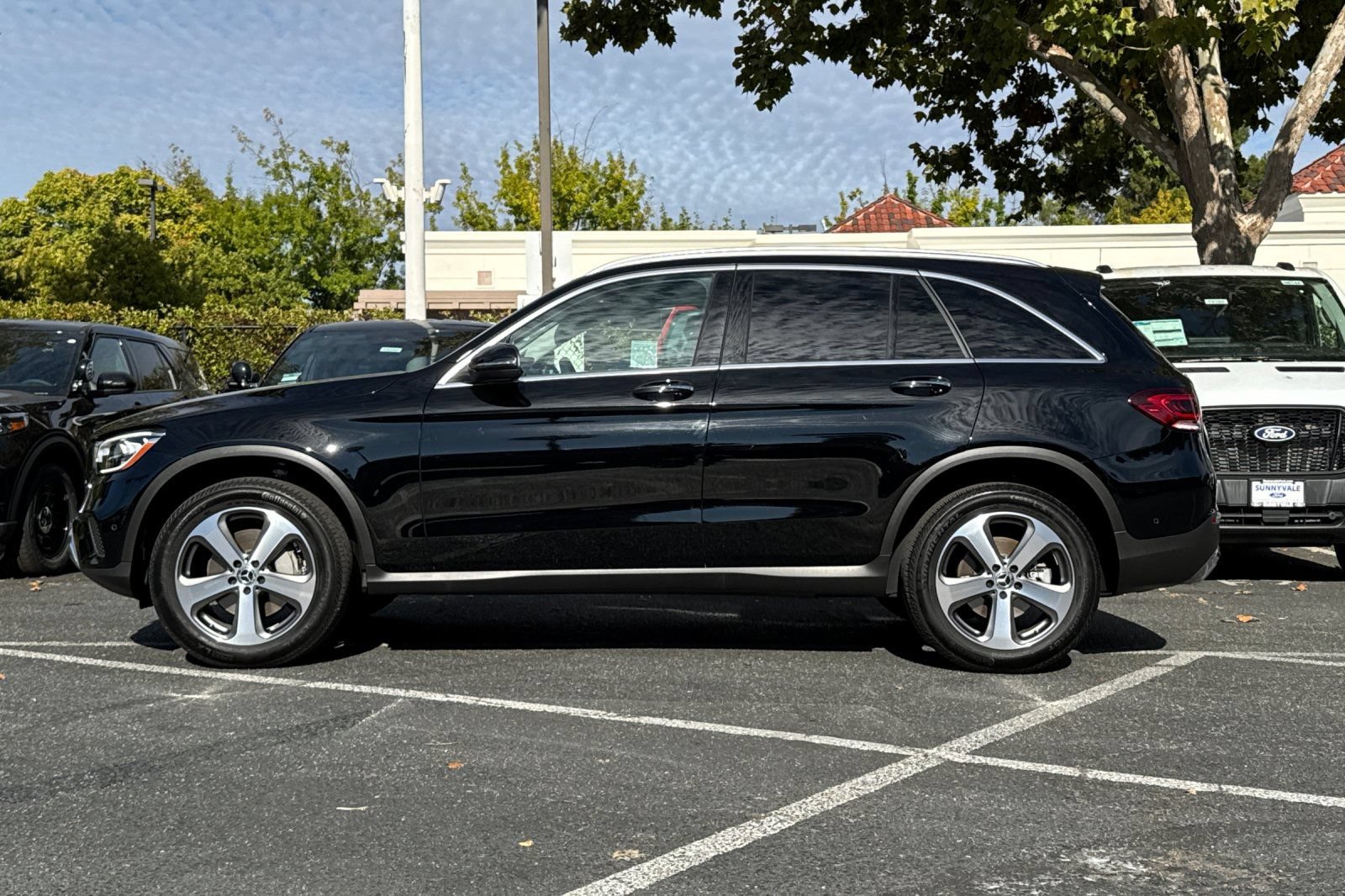 Used 2022 Mercedes-Benz GLC 300 w/ Premium Package Lite image 6