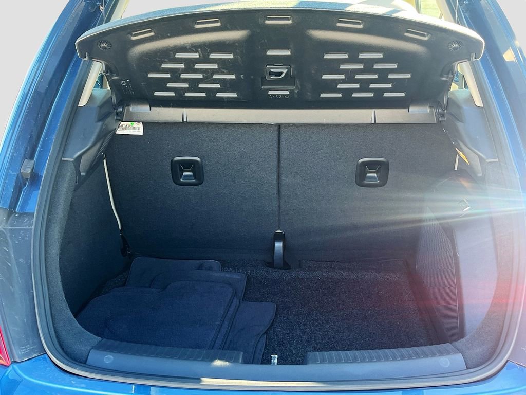Used 2019 Volkswagen Beetle 2.0T SE w/ SE Premium Package FWD image 26