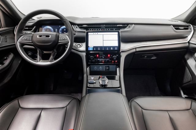 Used 2024 Jeep Grand Cherokee L Limited w/ Black Appearance Package image 27