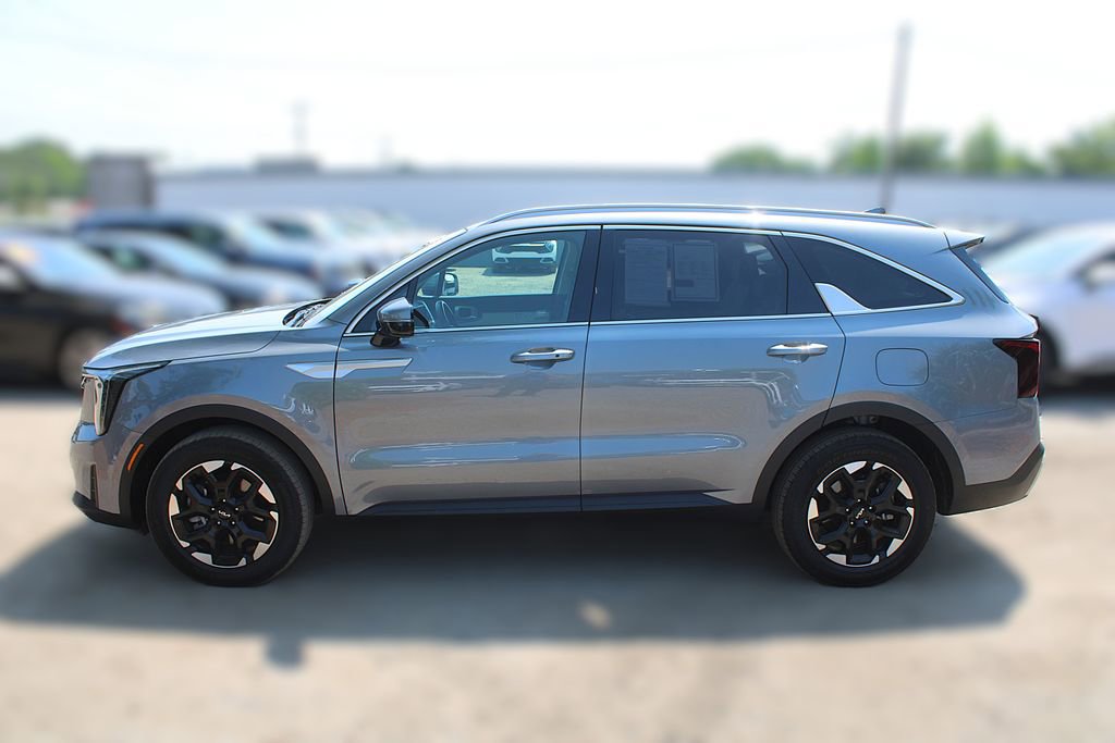 Certified 2025 Kia Sorento S w/ Panoramic Sunroof Package FWD image 14