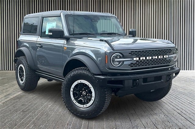 New 2025 Ford Bronco Badlands image 2