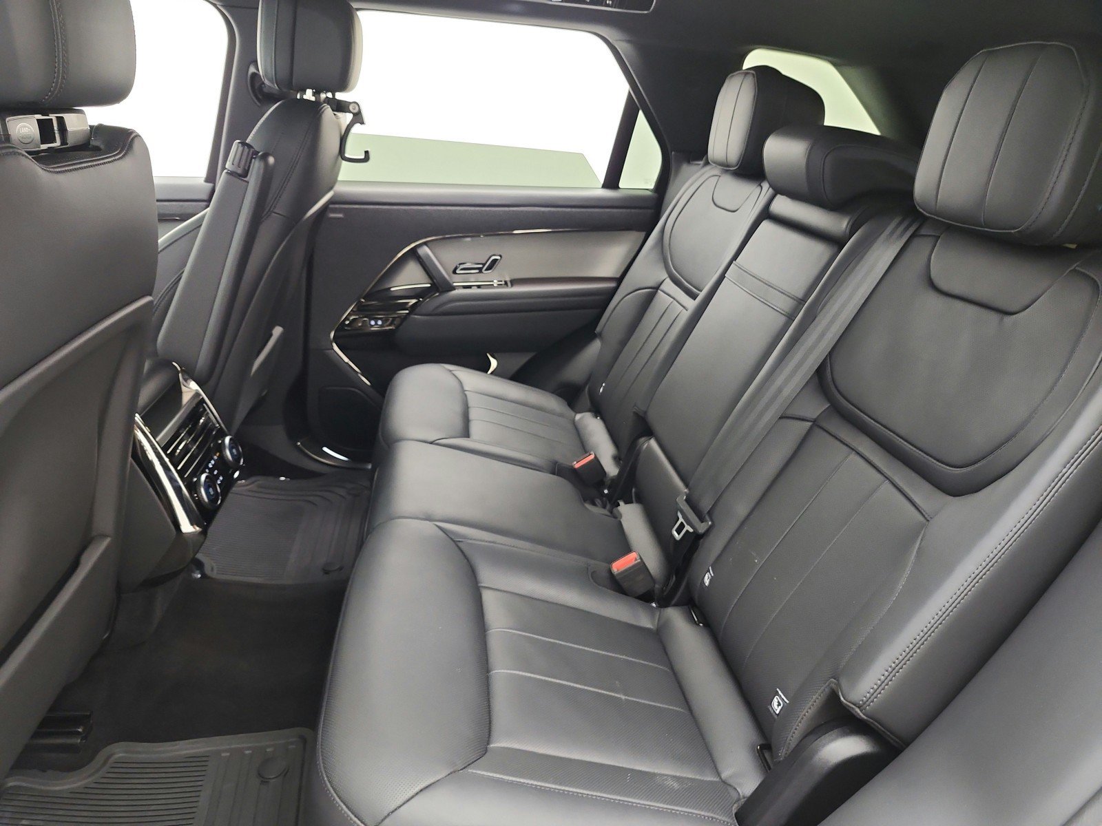 Used 2025 Land Rover Range Rover Sport Dynamic SE AWD/4WD image 13