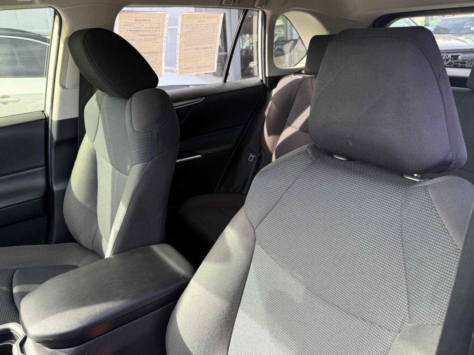 Used 2020 Toyota RAV4 LE w/ All Weather Liner Package AWD/4WD image 19