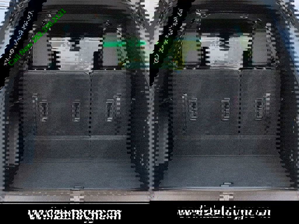 Used 2023 Chevrolet Traverse LT image 14