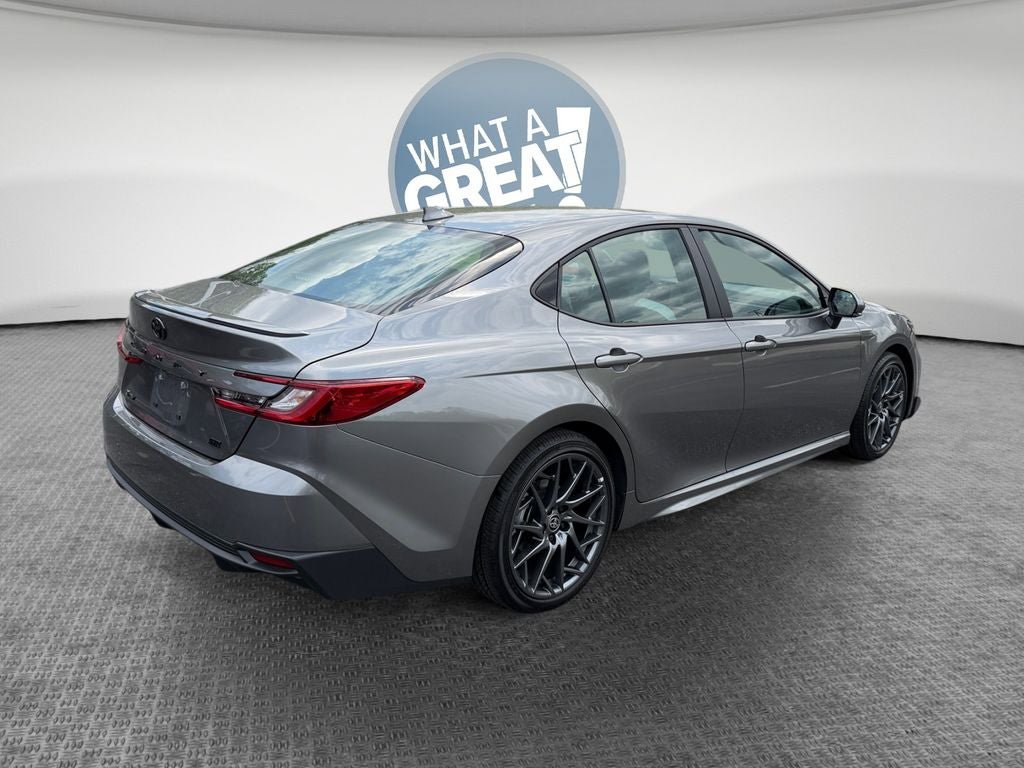 Used 2026 Toyota Camry SE w/ Convenience Package FWD image 3