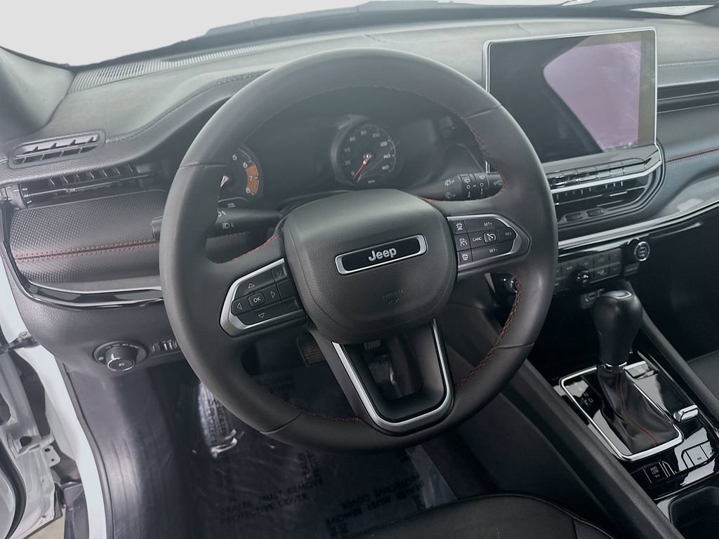 Used 2023 Jeep Compass Trailhawk AWD/4WD image 12