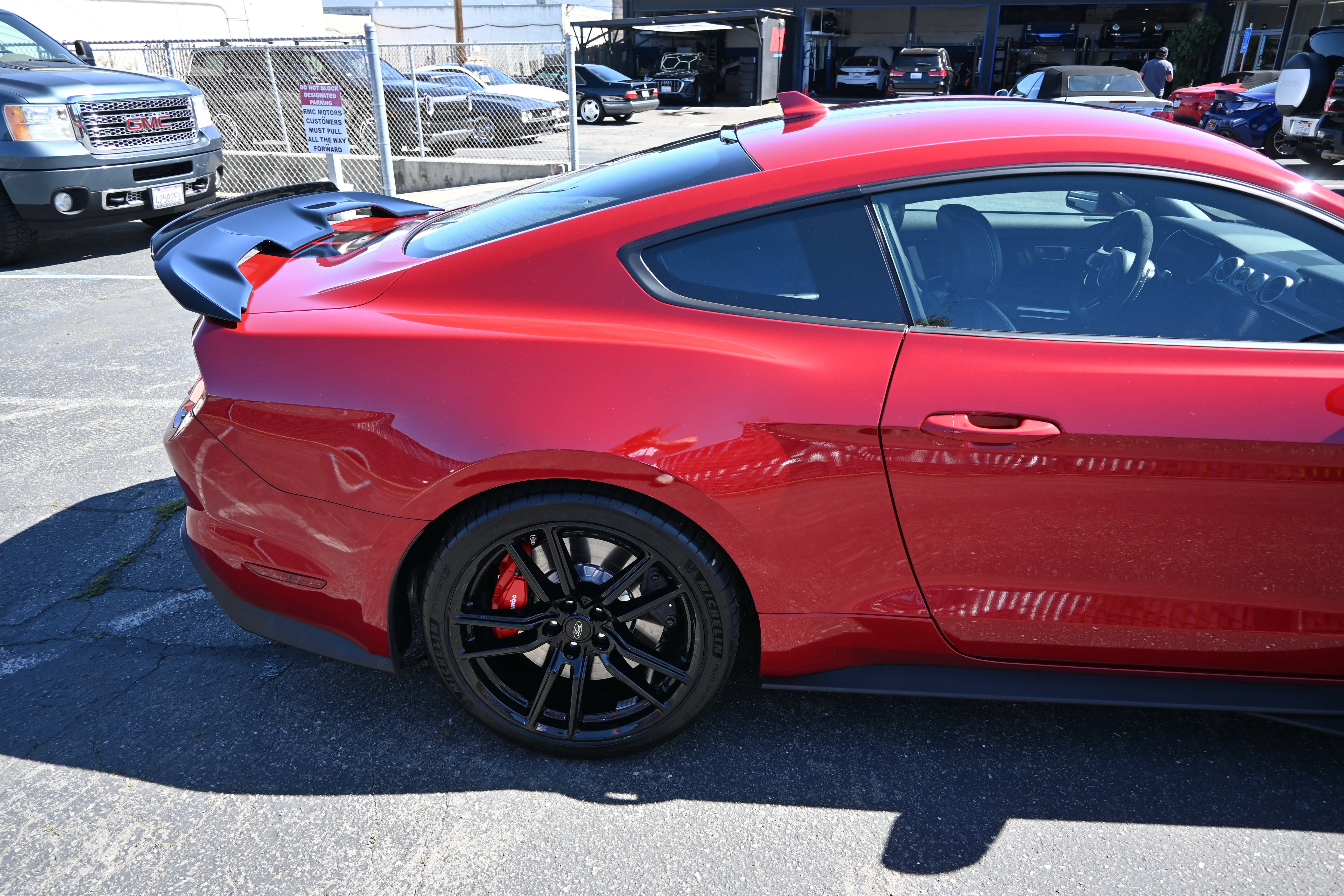 Used 2020 Ford Mustang Shelby GT500 w/ Technology Package RWD image 12