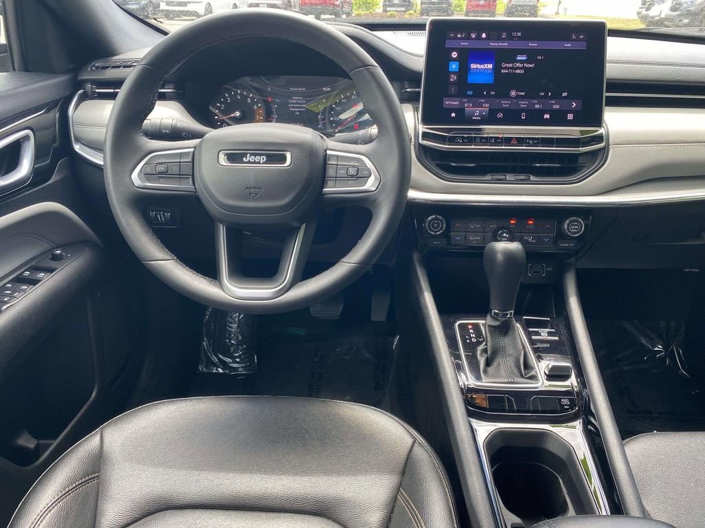 Used 2024 Jeep Compass Limited image 9