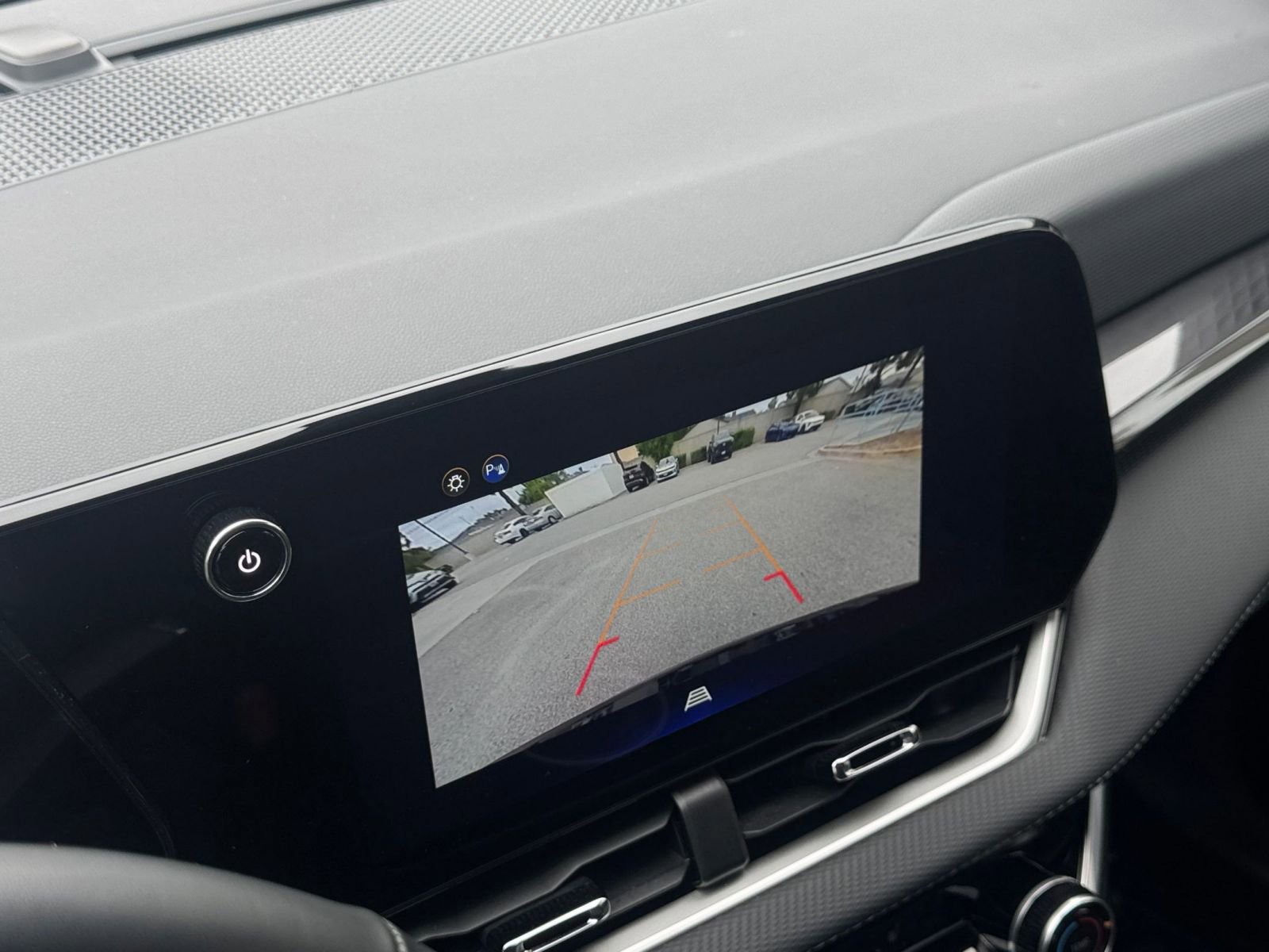 Used 2025 Chevrolet Equinox LT FWD image 24