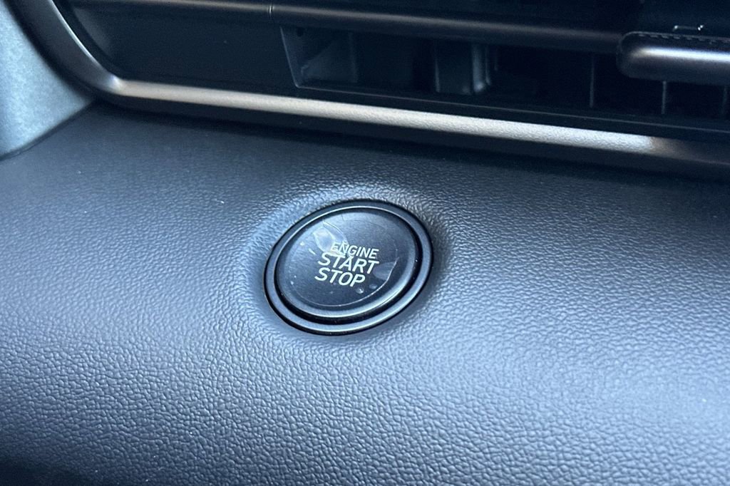 New 2025 Hyundai Elantra Sport image 18