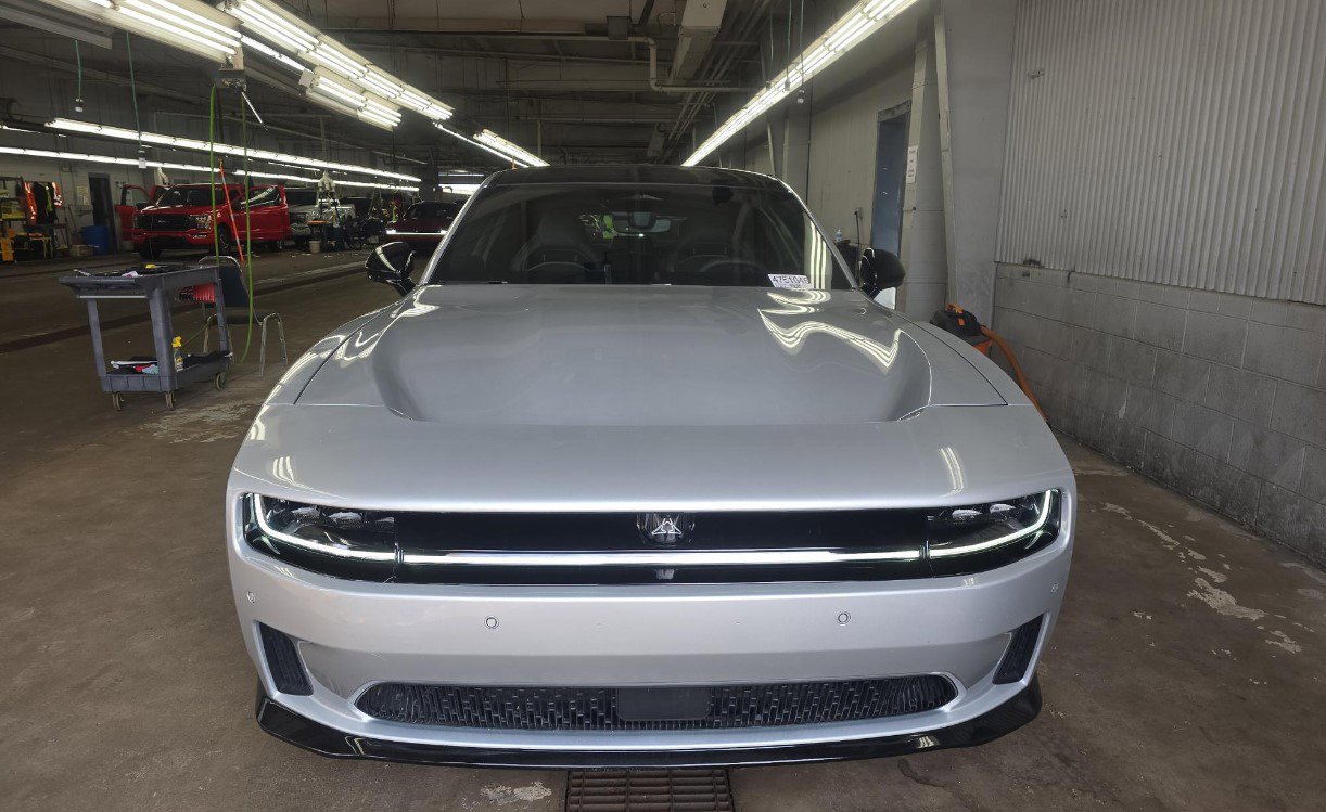 Used 2024 Dodge Charger Daytona Scat Pack w/ Plus Group AWD/4WD image 3