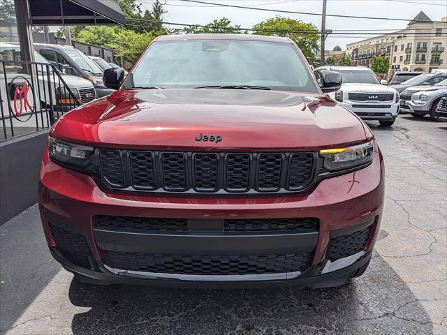 Used 2023 Jeep Grand Cherokee L Laredo AWD/4WD image 7