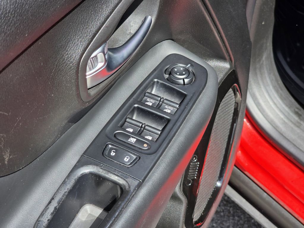 Used 2019 Jeep Renegade Altitude w/ Quick Order Package 2XM FWD image 17