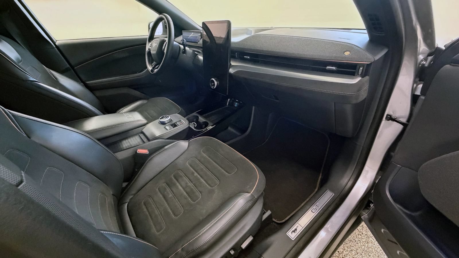Used 2021 Ford Mustang Mach-E GT AWD/4WD image 15