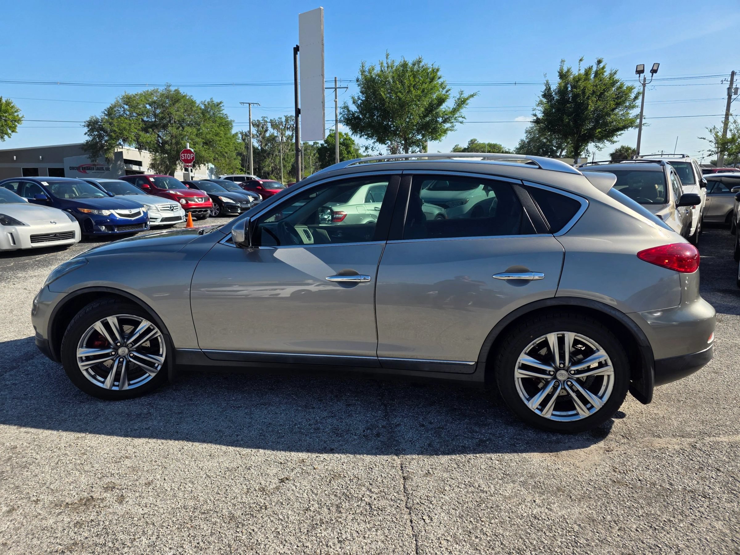 Used 2010 INFINITI EX35 Journey RWD image 4