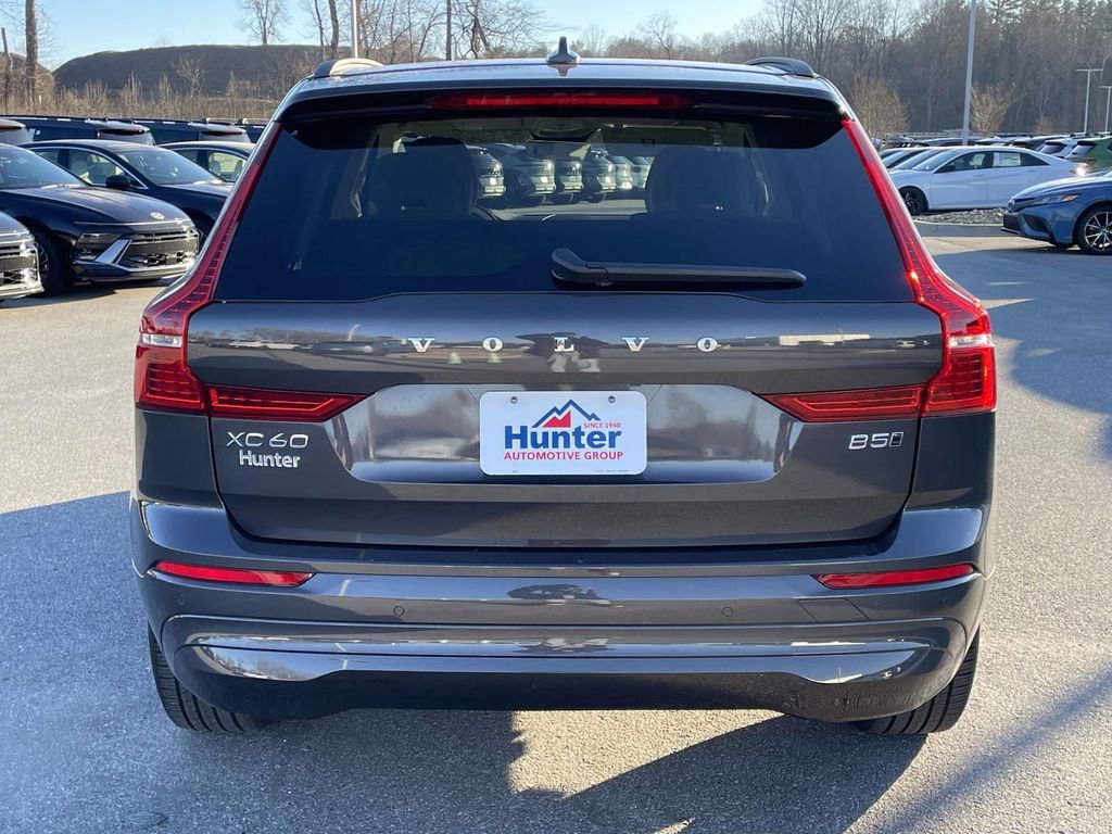 Used 2023 Volvo XC60 B5 Core image 27