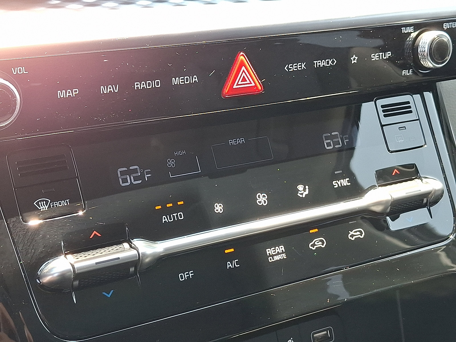 Used 2024 Kia Carnival SX Prestige FWD image 17