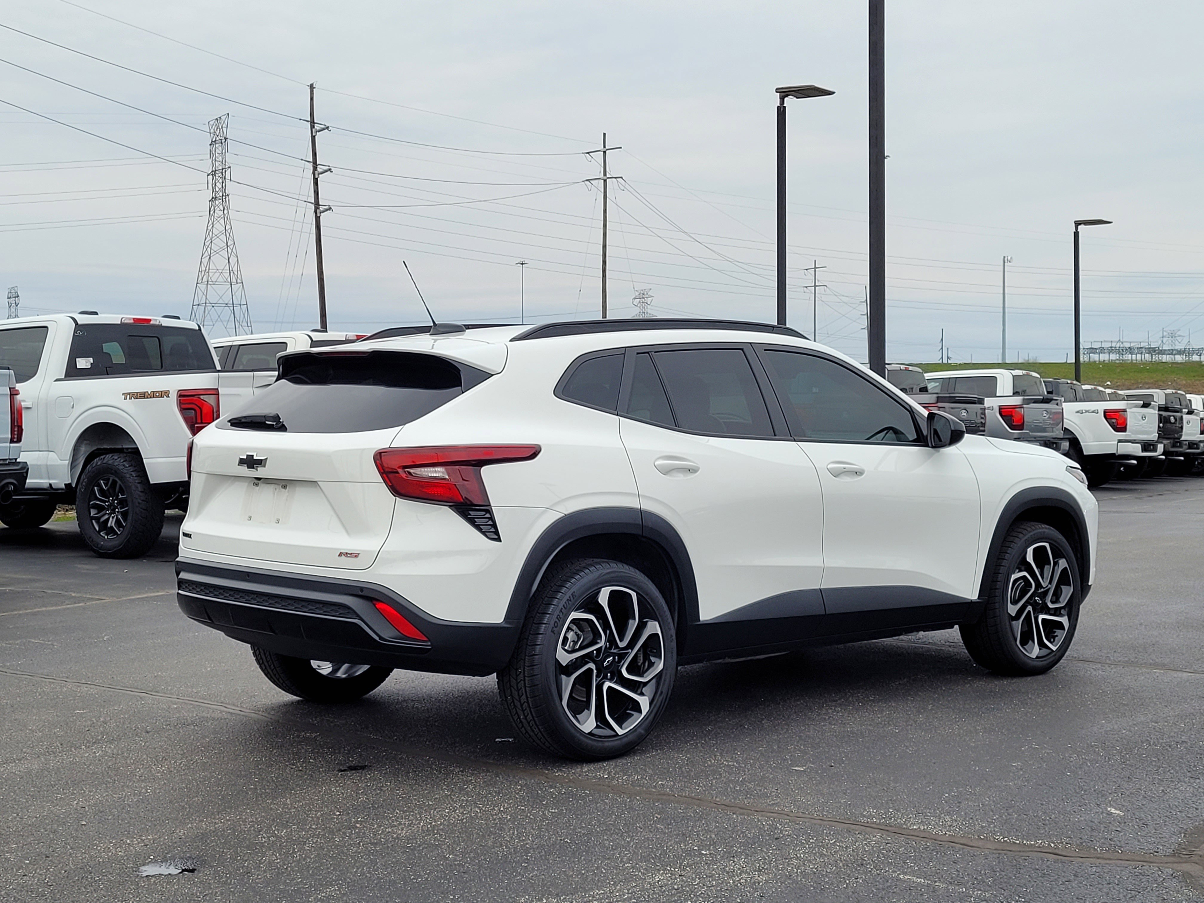 Used 2025 Chevrolet Trax RS w/ Driver Confidence Package image 4