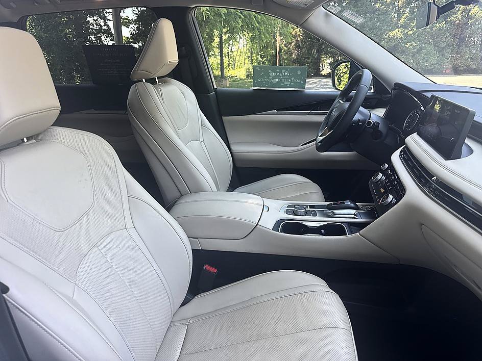 Certified 2025 INFINITI QX60 Pure w/ Cargo Package FWD image 19