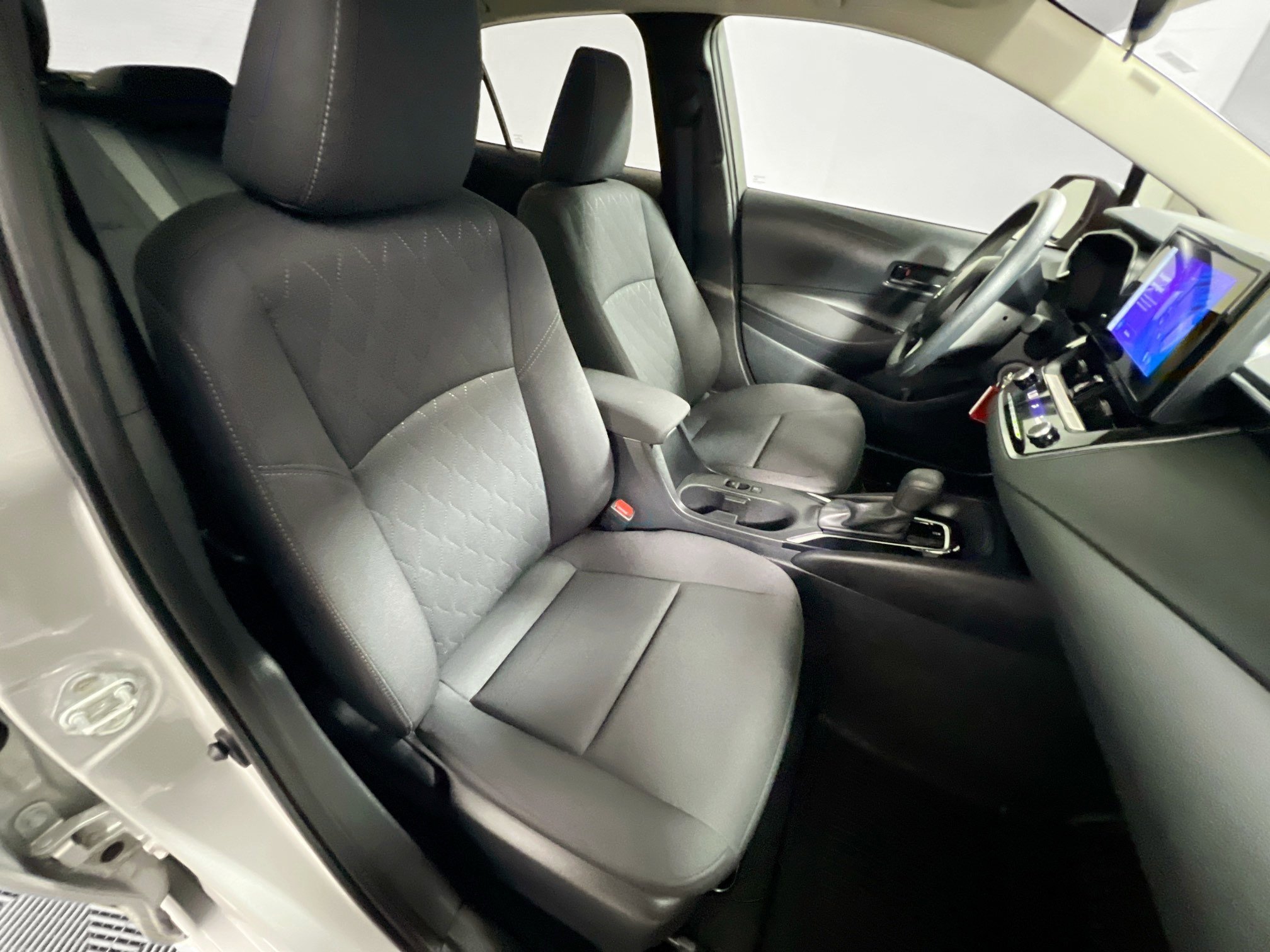 Used 2024 Toyota Corolla LE image 29