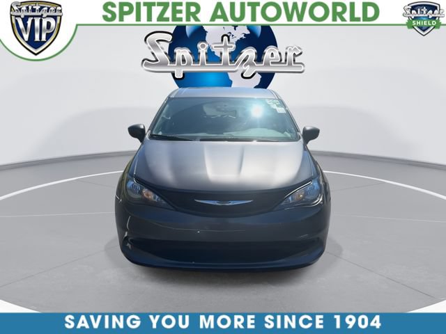 Used 2023 Chrysler Voyager LX FWD image 3