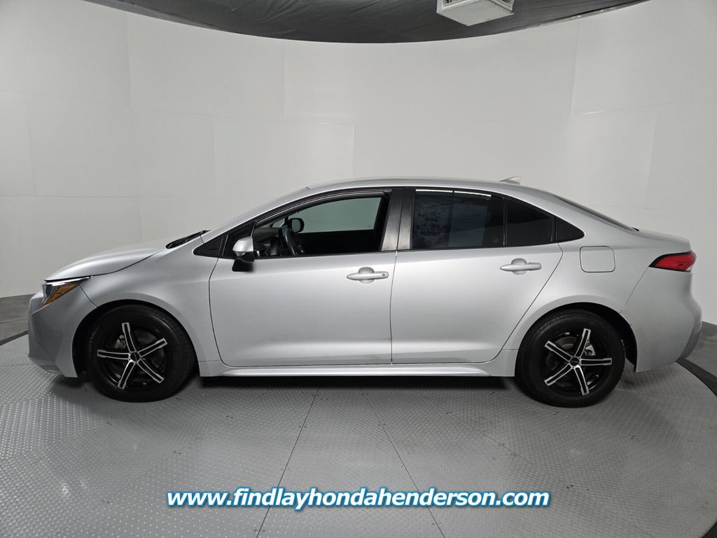 Used 2023 Toyota Corolla LE FWD image 3