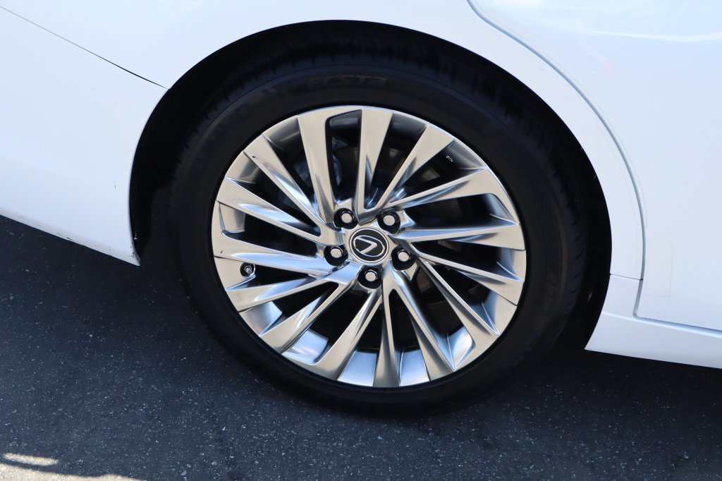 Used 2023 Lexus ES 300h w/ Accessory Package (Z1) FWD image 11
