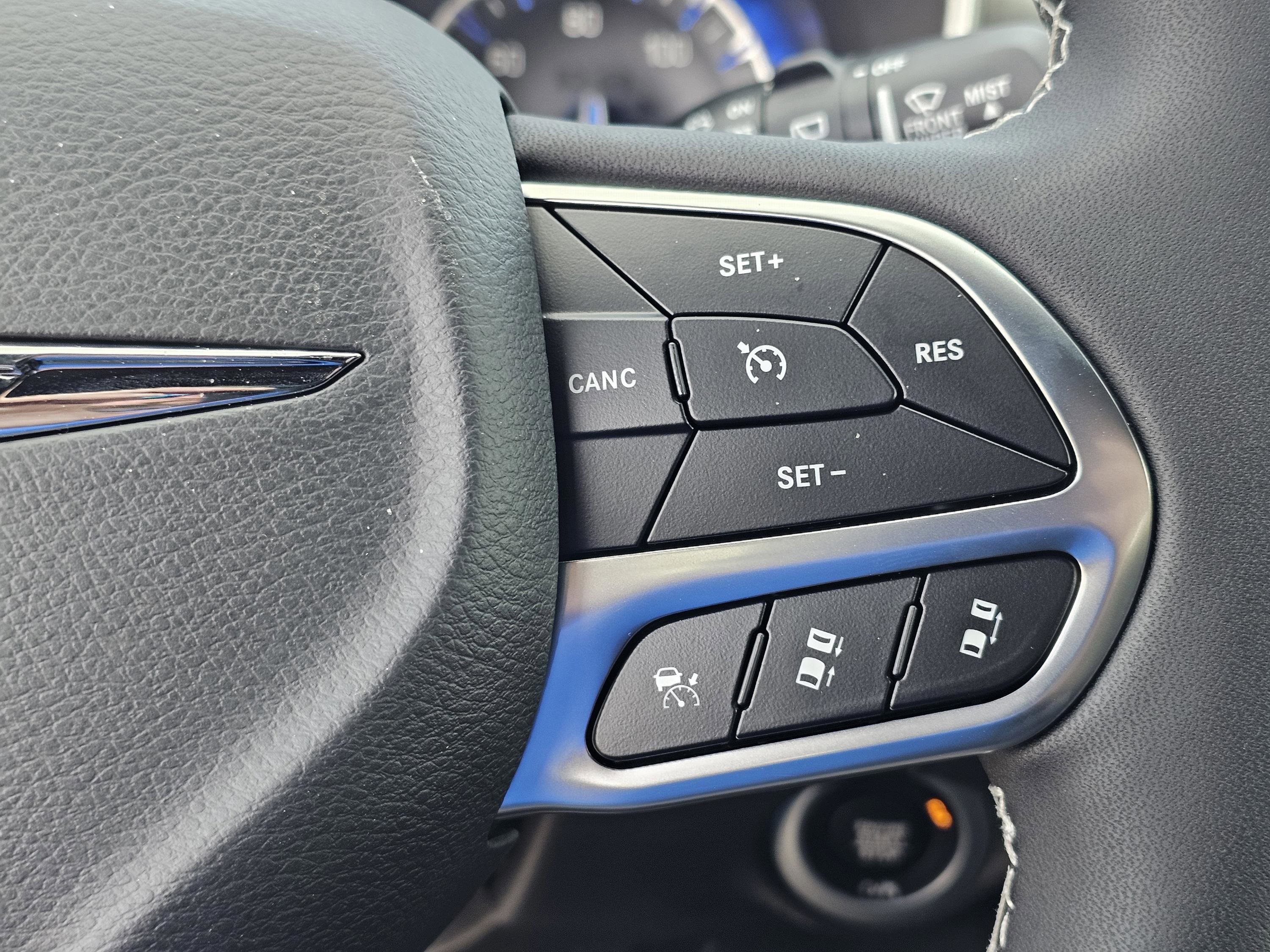 New 2026 Chrysler Pacifica Select image 21