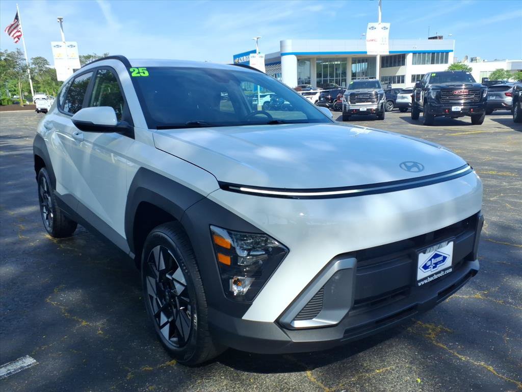 Used 2025 Hyundai Kona SEL AWD/4WD image 1