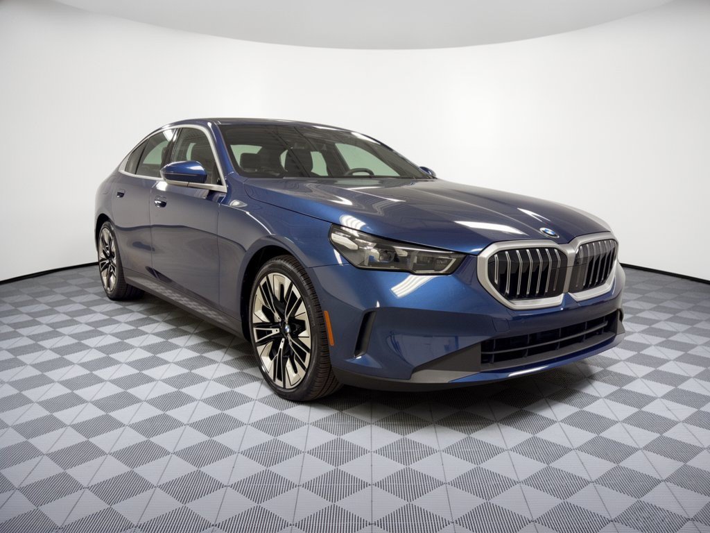 Certified 2026 BMW 530i RWD image 7