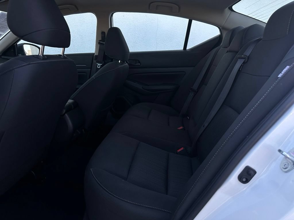 Used 2025 Nissan Altima 2.5 SV FWD image 33
