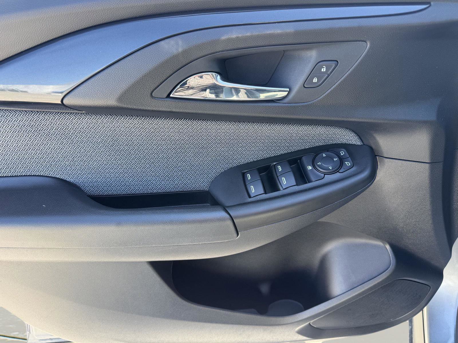 Used 2023 Chevrolet TrailBlazer LT w/ LPO, Blackout Package image 19